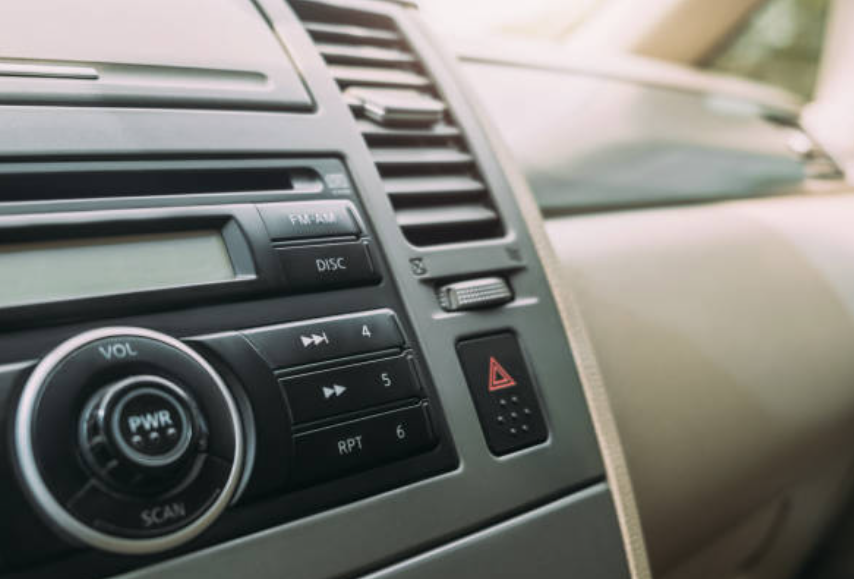 How to Repair a Car Radio How to Repair a Car Radio