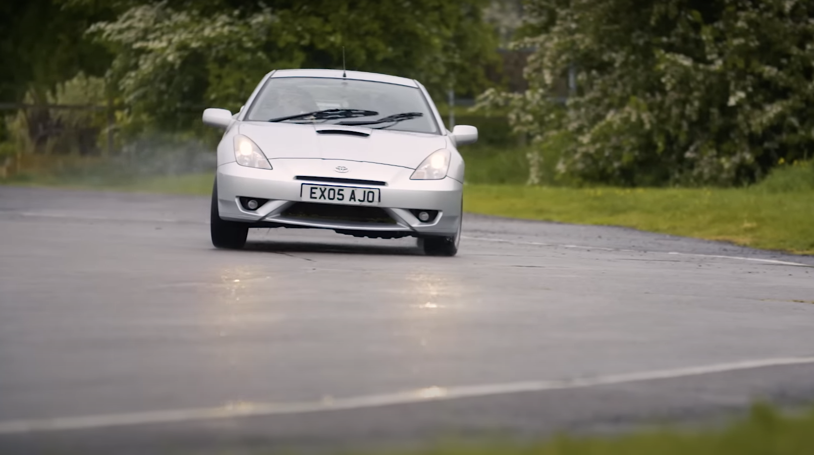 What is Understeer: A Comprehensive Guide What is Understeer: A Comprehensive Guide